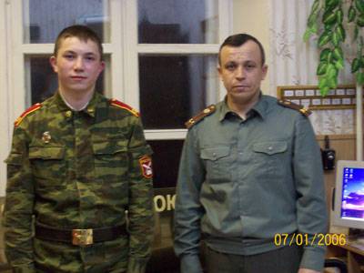 Командир роты с суворовцем